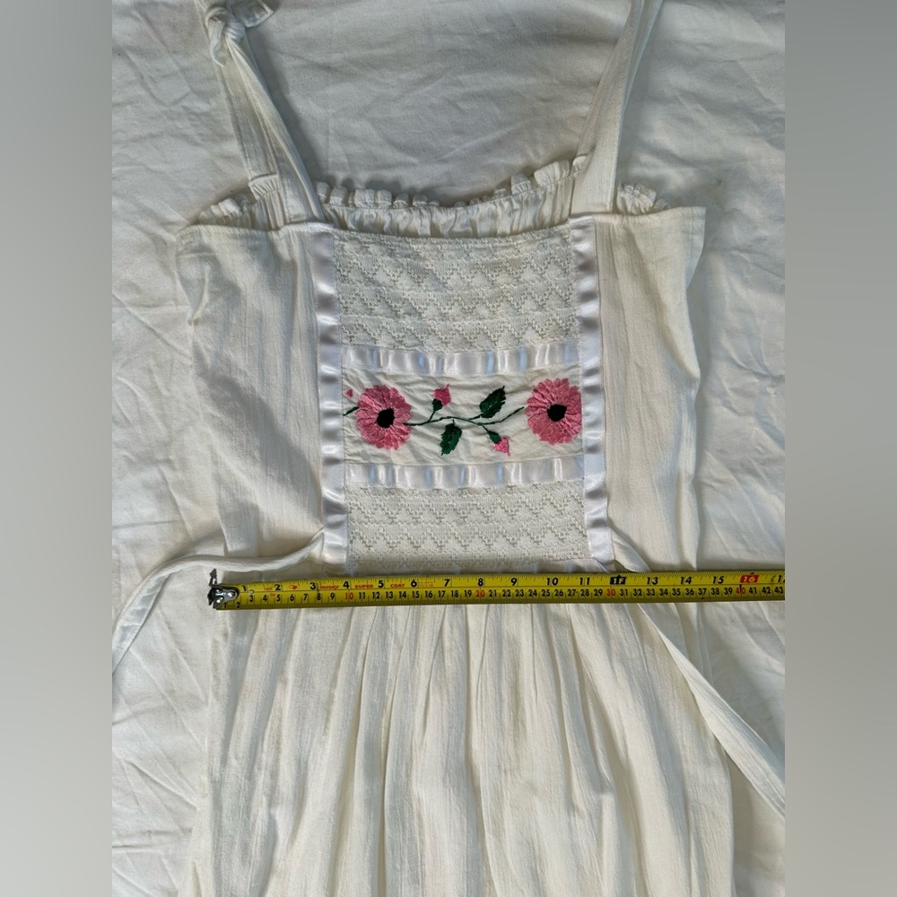 Cottagecore Midi Dress White Embroidered Boho Floral Eyelet Woven Size Small - Picture 10 of 11